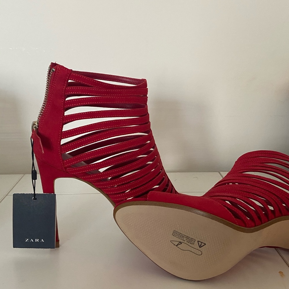 Heels - Picture 2 of 4